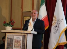 کتاب نقش بی بدلیل در خروج جوامع انسانی از تنهایی دارد