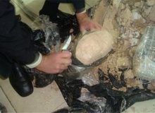 کشف ۴ کیلو حشیش از سمند پارک شده در پارکینگ