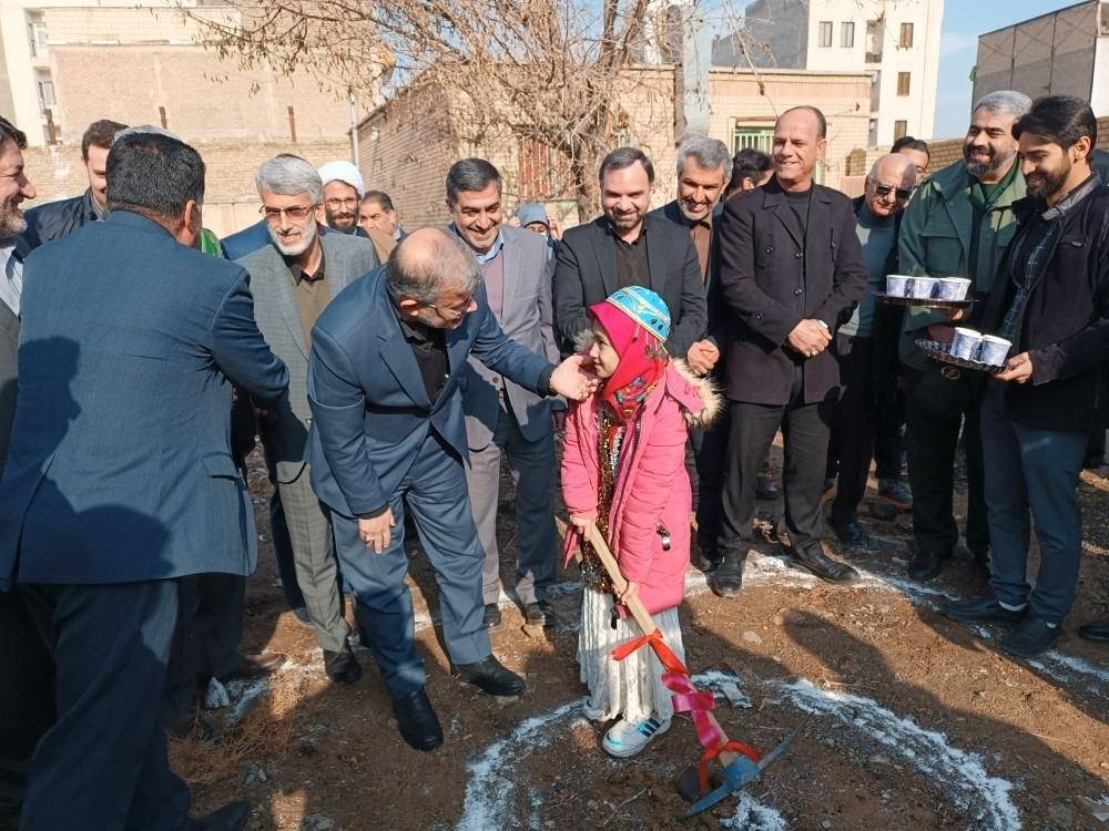 مدرسه خیرساز حاج محمد علی حریریان محمدشهر کرج کلنگ زنی شد