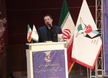 مادران و همسران شهدا صبورانه در جامعه اسلامی ایفای نقش می کنند