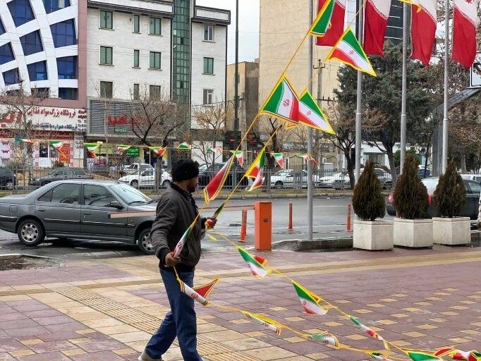 چهره منطقه ۲ کرج در ایام الله دهه فجر به رنگ انقلاب مزین شد