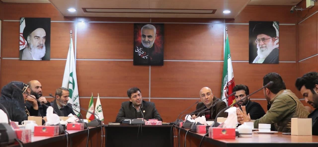 نشست با سمن ها و فعالان  محیط زیست استان به مناسبت روز تالابها