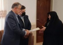 دیداراستاندار استان البرز با خانواده های معظم و معزز اولین شهید انقلاب در شهرستان اشتهارد