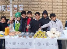 دانش آموزان کرجی برای زلزله زدگان خوی بازارچه کارآفرینی بر پا کردند