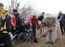 کاشت نهال توسط بهشتیان زمینی در البرز با شعار “درخت برای زندگی”