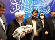 توضیحاتی در خصوص عکس منتشره از نوزادی که رئیس قوه قضاییه او را در آغوش گرفت