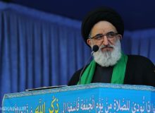 متأسفانه خیمه حسین برپا می‌کنند و حرف یزید می‌زنند
