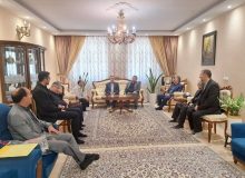 شهدا، ایثارگران و آزادگان اسطوره های صبر و استقامت هستند.