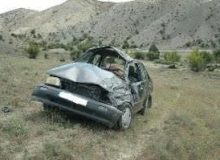 بی احتیاطی راننده پراید باعث سقوط خودرو به دره شد