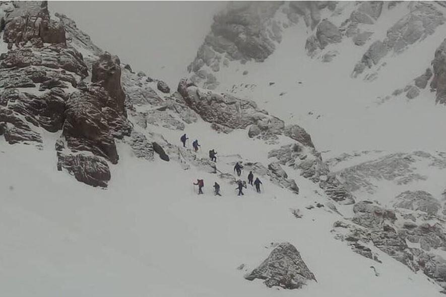 افزایش دما و خطر ریزش سنگ و  بهمن در جاده چالوس