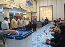 هر رای مشت محکمی بر دهان یاوه گویان