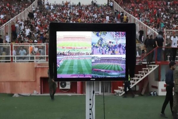 VAR بازی پرسپولیس – چادرملو از دقیقه ۶۳ آمد/ دلیل تاخیر در ورود