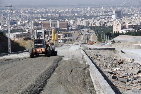 آغاز عملیات روکش آسفالت مکانیزه پروژه اتصال بولوار جمهوری شمالی به بزرگراه شهید سلیمانی