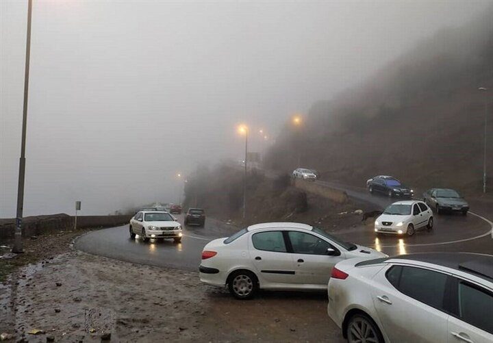 مه سنگین در جاده چالوس