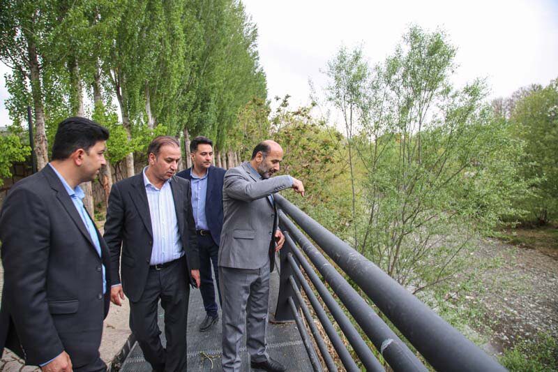 معاون قضایی دادگستری البرز از پروژه پارکرود و باغ گل‌ها بازدید کرد