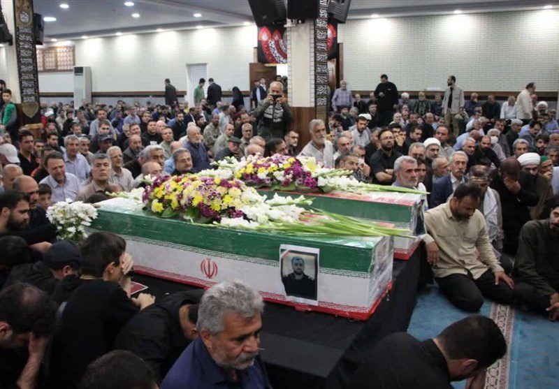 وداع با شهدای مدافع وطن محسن کوه‌خیل و فاطمه صالحی در ساوجبلاغ+تصویر