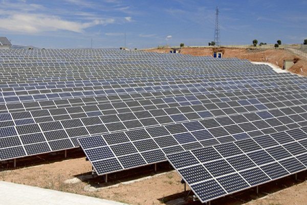 نیروگاه خورشیدی ۳۶ مگاواتی اشتهارد هفته دولت به بهره‌برداری می‌رسد
