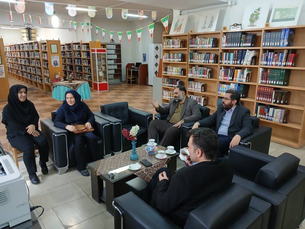 بازدید مدیرکل کتابخانه‌های استان البرز از کتابخانه‌های شهید چمران و غدیر محمدشهر