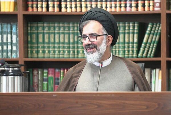 امامجمعه فردیس: نماز جمعه محور اتحاد و بصیرت مردم است