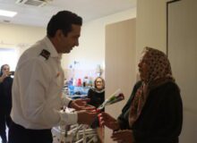 آتش‌نشانان کرجی به ملاقات سالمندان کهریزک رفتند