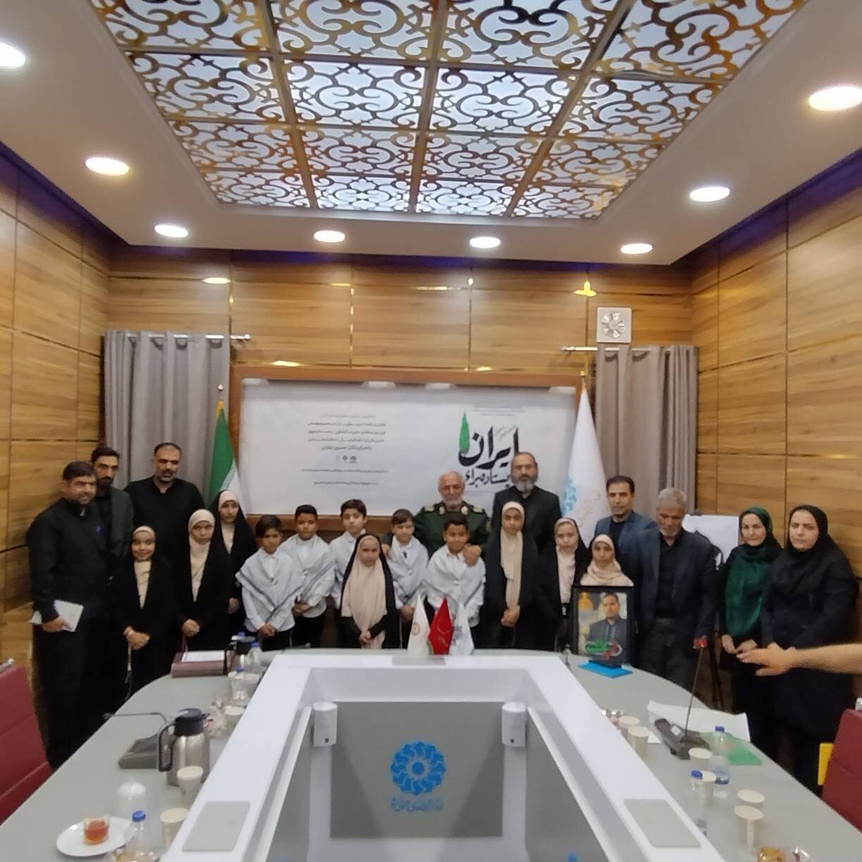 محفل شعر «ایستاده برای ایران» در کتابخانه عمومی علامه حلی کرج