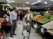 نظارت شهردار بر عملکرد بازار روزها/ “کیانی” از بازار روز شاهینویلا بازدید کرد