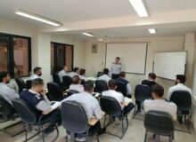 آتش‌نشانان تازه‌وارد کرجی برای مقابله با آتش آماده شدند