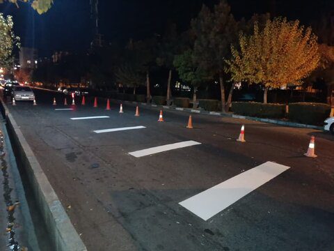 سرعت‌کاه‌های معابر منطقه ۱ کرج رنگ‌آمیزی شد