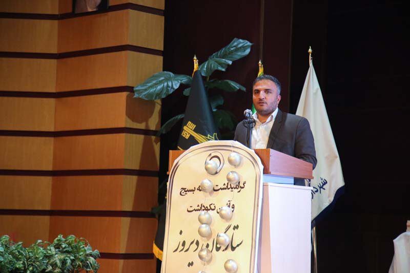 فرصت خدمت امروز ما مرهون فداکاری‌های شهدا و جانبازان است