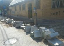 اجرای عملیات جدول‌گذاری و پیاده‌روسازی در کوی ولی‌عصر و دولت‌آباد