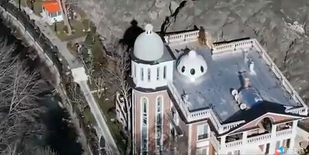 اَبَر ویلای شخص ذی‌نفوذ در حاشیه‌ رود کرج تخریب شد