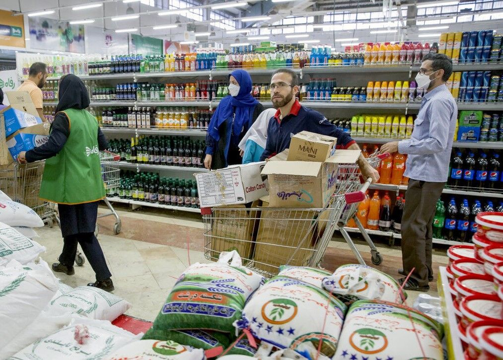 مدیران اقتصادی موظفند روند توزیع کالاهای اساسی را اطلاع‌رسانی کنند