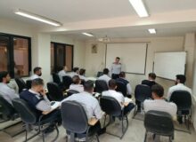 آتش‌نشانان تازه‌وارد کرجی برای مقابله با آتش آماده شدند