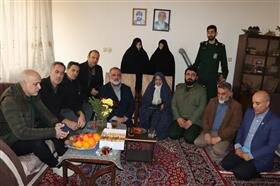 دیدار مدیر منطقه ۱ شهرداری کرج با خانواده شهید پیری