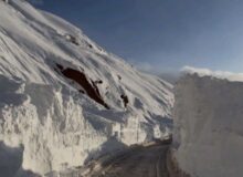 ریزش بهمن در جاده روستایی دیزان به ناریان شهرستان طالقان / جاده بازگشایی شد