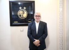 آشتی کنان دو چهره استقلالی در مجلس ختم