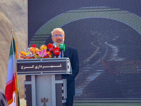 شهردار کرج بر توسعه متوازن شهر تاکید کرد