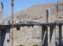 بازدید هیئت رسانهای عراقی از پل زخمی بی۱/ افشای ابعاد جنایت جنگی آمریکا