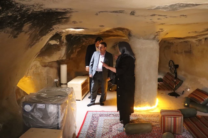 بازدید مدیرکل میراث فرهنگی،گردشگری و صنایع دستی استان البرز از غارهای دستکند و تاریخی اشتهارد