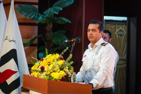 عملکرد درخشان آتش نشانان کرجی در مهار حریق چهارباغ