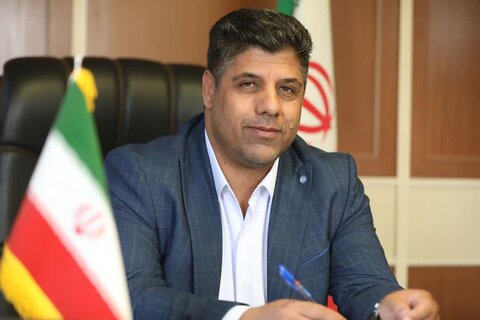 آبرسانی مستمر به درختان جنگل شهرستانی منطقه ۱۰ با تانکرهای آبرسان