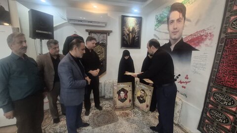 ۸ ماه به انتظار شهادت/ دیدار علیرضا رحیمی با خانواده شهیدان فاطمینژاد