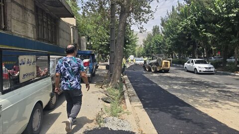 اجرای عملیات لولهگذاری، جدولگذاری و آسفالتریزی در خیابان چالوس