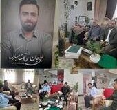 رئیس سازمان بسیج شهرداری کرج با خانواده‌های معظم شهدای جنگ رمضان دیدار کرد